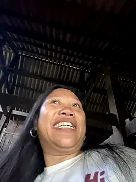 Snapshot of LeoPet2x chatting on 12/01/25, 12:48 LeoPet2x online show from 12/01/25, 12:48