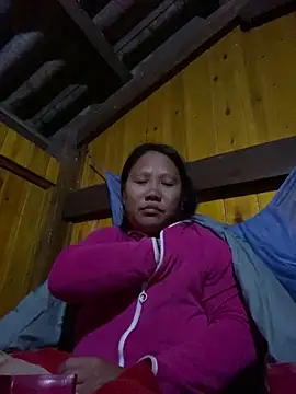 Snapshot of LeoPet2x chatting on 12/01/25, 12:54 LeoPet2x online show from 12/01/25, 12:54