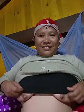 Snapshot of LeoPet2x chatting on 12/05/25, 01:36 LeoPet2x online show from 12/05/25, 01:36