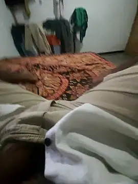 Snapshot of sheneth2005 chatting on 12/16/25, 08:41 sheneth2005 online show from 12/16/25, 08:41