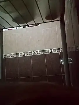 Snapshot of Yles13 chatting on 12/14/25, 12:05 Yles13 online show from 12/14/25, 12:05