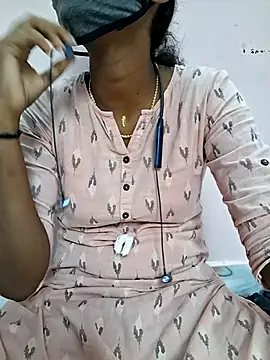 Snapshot of Tamil_Laksh chatting on 11/28/25, 11:24 Tamil Laksh online show from 11/28/25, 11:24