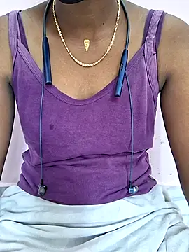 Snapshot of Tamil_Laksh chatting on 12/05/25, 05:49 Tamil Laksh online show from 12/05/25, 05:49