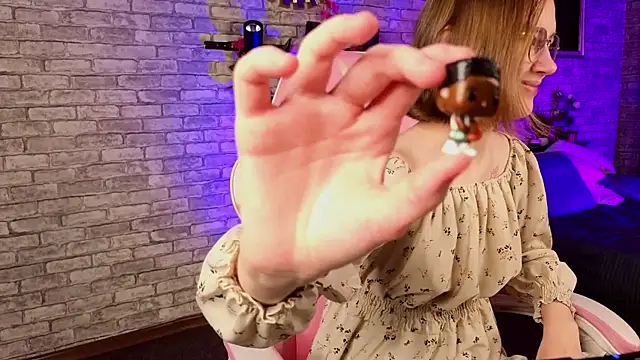 Snapshot of Mia_Mooore chatting on 12/05/25, 01:52 Mia Mooore online show from 12/05/25, 01:52