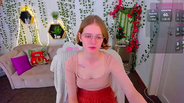 Snapshot of Mia_Mooore chatting on 12/17/25, 02:01 Mia Mooore online show from 12/17/25, 02:01