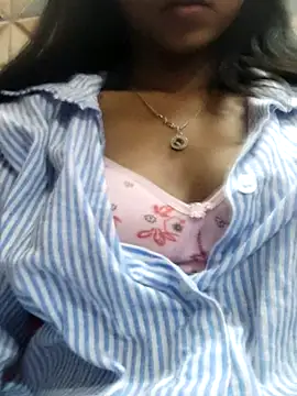 Snapshot of Isha_Liha chatting on 12/05/25, 09:07 Isha Liha online show from 12/05/25, 09:07