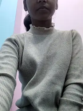 Snapshot of Isha_Liha chatting on 12/14/25, 07:25 Isha Liha online show from 12/14/25, 07:25