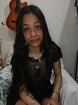 Snapshot of Emma_Everett chatting on 12/02/25, 12:32 Emma Everett online show from 12/02/25, 12:32