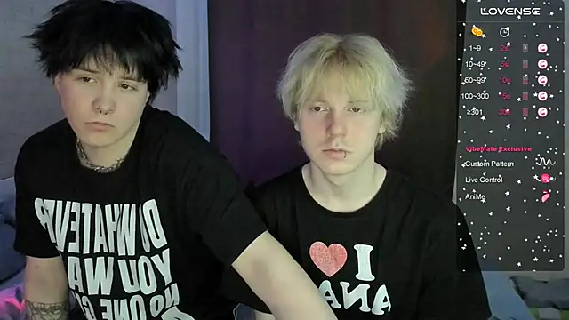 Snapshot of miya_meow_miku chatting on 12/04/25, 03:43 miya meow miku online show from 12/04/25, 03:43