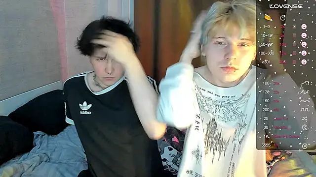 Snapshot of miya_meow_miku chatting on 12/13/25, 08:04 miya meow miku online show from 12/13/25, 08:04