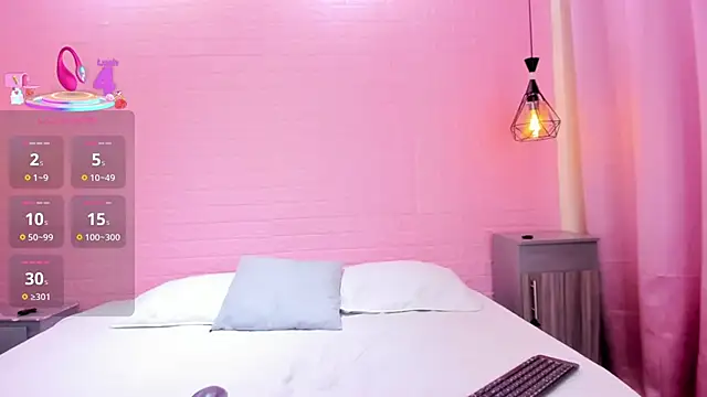 Snapshot of AlexandraMiller chatting on 12/04/25, 12:25 AlexandraMiller online show from 12/04/25, 12:25