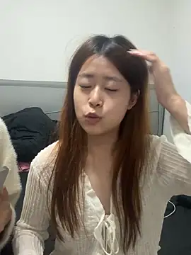 Snapshot of xiaohui660 chatting on 11/30/25, 05:17 xiaohui660 online show from 11/30/25, 05:17