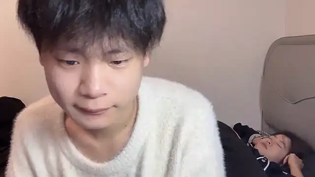 Snapshot of xiaohui660 chatting on 12/17/25, 04:02 xiaohui660 online show from 12/17/25, 04:02