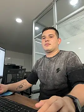 Snapshot of ian_david_Xxx chatting on 12/02/25, 07:25 ian david Xxx online show from 12/02/25, 07:25