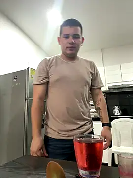 Snapshot of ian_david_Xxx chatting on 12/04/25, 05:39 ian david Xxx online show from 12/04/25, 05:39