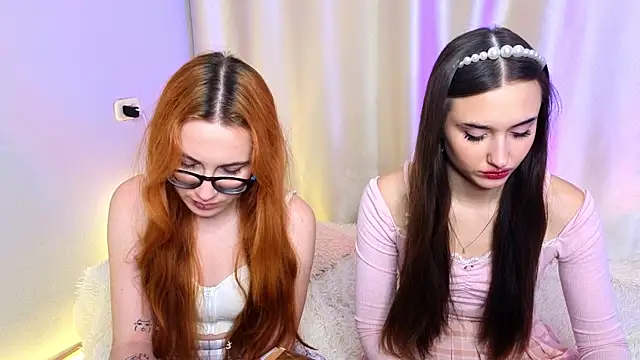 Snapshot of sunny_luna chatting on 11/28/25, 02:31 sunny luna online show from 11/28/25, 02:31