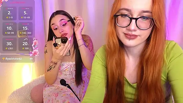 Snapshot of sunny_luna chatting on 11/30/25, 05:06 sunny luna online show from 11/30/25, 05:06