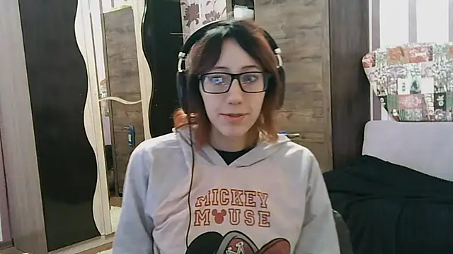 Snapshot of AmandaGimenez chatting on 12/04/25, 10:13 AmandaGimenez online show from 12/04/25, 10:13