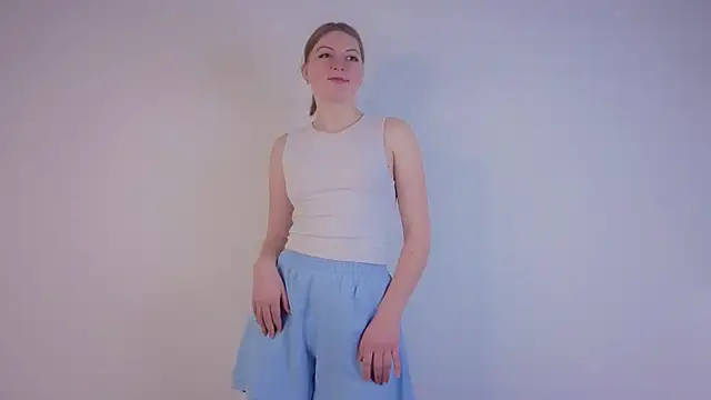 VerllineUrquidez online show from 12/04/25, 01:15