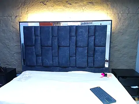 Snapshot of sandy_andderson chatting on 12/20/25, 12:12 sandy andderson online show from 12/20/25, 12:12