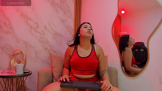 Snapshot of karen_sweet93 chatting on 12/03/25, 11:30 karen sweet93 online show from 12/03/25, 11:30