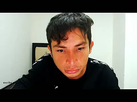 Snapshot of albeirothh chatting on 12/01/25, 03:44 albeirothh online show from 12/01/25, 03:44