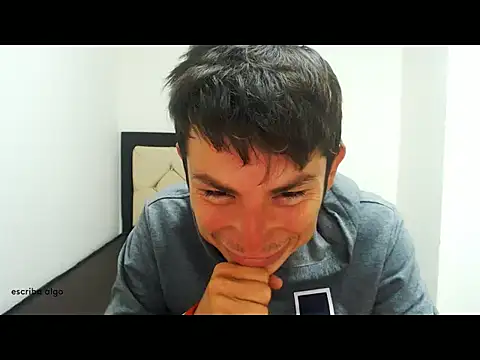 Snapshot of albeirothh chatting on 12/03/25, 03:58 albeirothh online show from 12/03/25, 03:58