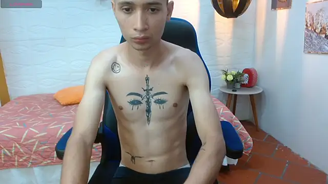 Snapshot of LucassSmith11 chatting on 12/02/25, 01:50 LucassSmith11 online show from 12/02/25, 01:50