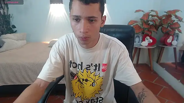 Snapshot of LucassSmith11 chatting on 12/05/25, 11:52 LucassSmith11 online show from 12/05/25, 11:52