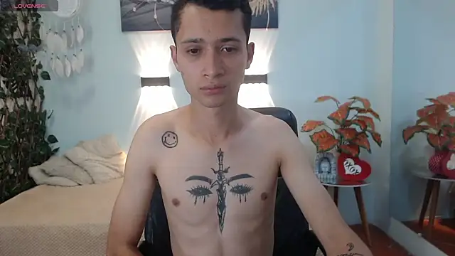 Snapshot of LucassSmith11 chatting on 12/16/25, 11:26 LucassSmith11 online show from 12/16/25, 11:26