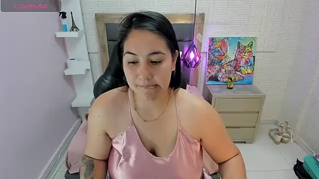 Snapshot of VIOLETTA_ROSS1 chatting on 01/15/26, 02:49 VIOLETTA ROSS1 online show from 01/15/26, 02:49