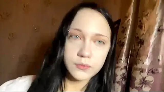 ZeeHope online show from 12/04/25, 01:09