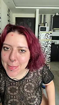 Snapshot of MurrbyAliceMoore chatting on 12/04/25, 10:18 MurrbyAliceMoore online show from 12/04/25, 10:18