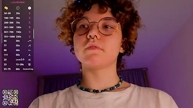 Snapshot of JoiHannaman chatting on 12/02/25, 06:03 JoiHannaman online show from 12/02/25, 06:03