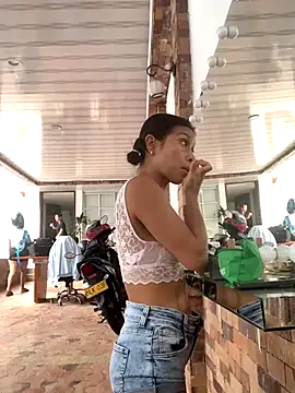 Snapshot of AnitaDuque chatting on 12/02/25, 01:17 AnitaDuque online show from 12/02/25, 01:17