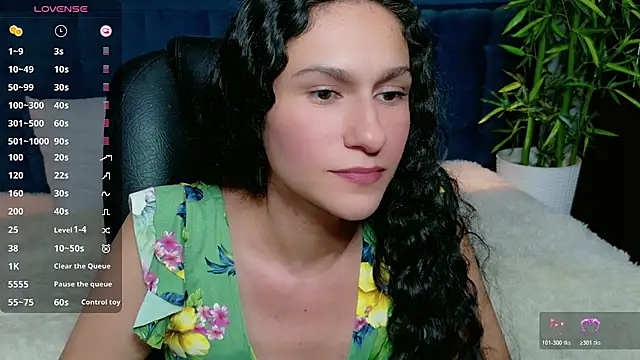 Snapshot of violeta_0426 chatting on 12/16/25, 01:32 violeta 0426 online show from 12/16/25, 01:32