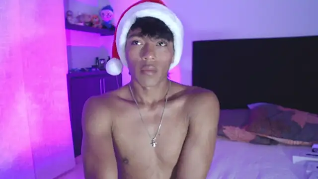 Snapshot of santinaughty chatting on 12/01/25, 04:28 santinaughty online show from 12/01/25, 04:28