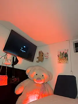 santinaughty online show from 05/04/26, 10:39