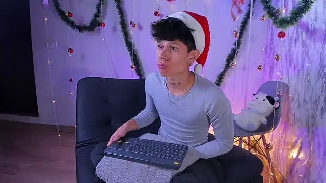 Snapshot of Jake_beach_ chatting on 12/20/25, 01:45 Jake beach online show from 12/20/25, 01:45