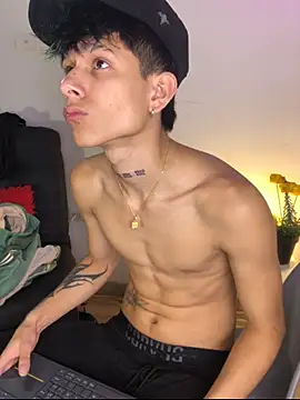 Snapshot of Jake_beach_ chatting on 01/11/26, 01:32 Jake beach online show from 01/11/26, 01:32