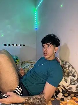 Snapshot of wil_hot chatting on 12/01/25, 03:28 wil hot online show from 12/01/25, 03:28