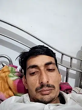 Snapshot of TwinklyBasket897 chatting on 12/04/25, 04:59 TwinklyBasket897 online show from 12/04/25, 04:59