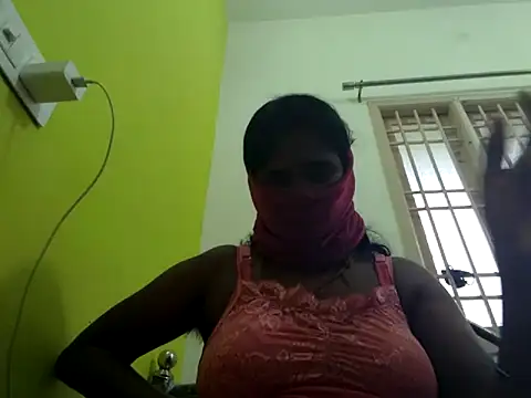 Snapshot of tamil_sumathi chatting on 12/05/25, 04:21 tamil sumathi online show from 12/05/25, 04:21