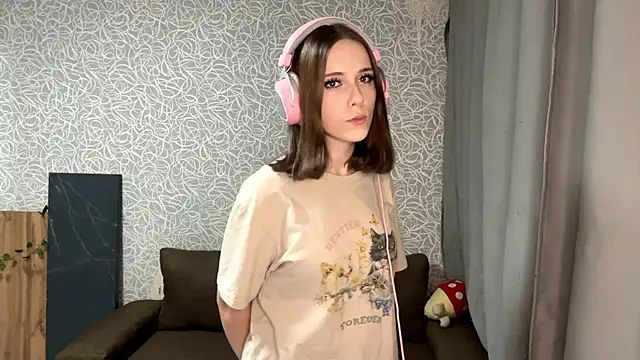 EvaLoveer online show from 12/02/25, 11:04