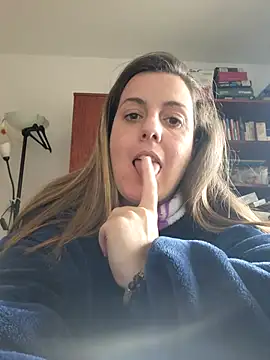 Snapshot of Sareyxon chatting on 11/29/25, 12:41 Sareyxon online show from 11/29/25, 12:41