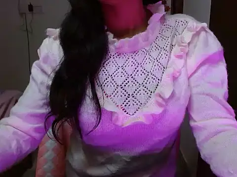 Snapshot of Khushiii_ chatting on 12/14/25, 06:19 Khushiii online show from 12/14/25, 06:19