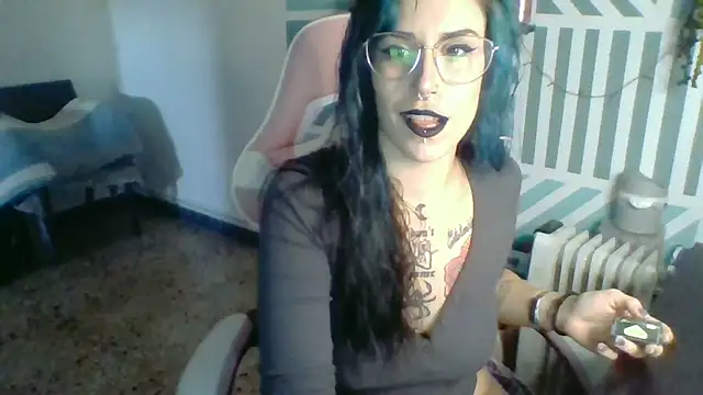 Snapshot of blackrose1997 chatting on 12/05/25, 02:25 blackrose1997 online show from 12/05/25, 02:25