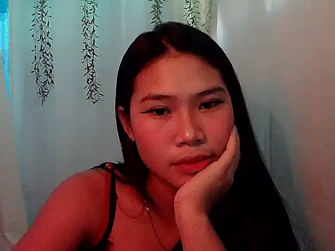 Snapshot of Allysonxx05 chatting on 12/14/25, 06:30 Allysonxx05 online show from 12/14/25, 06:30