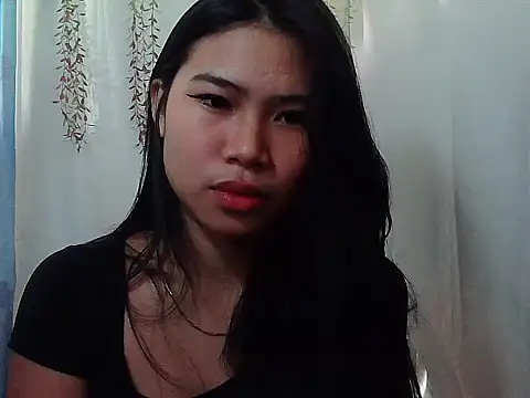 Snapshot of Allysonxx05 chatting on 12/15/25, 12:59 Allysonxx05 online show from 12/15/25, 12:59