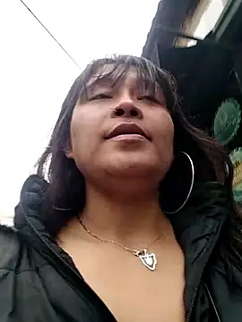 Snapshot of Mariana_eclipse chatting on 12/17/25, 12:22 Mariana eclipse online show from 12/17/25, 12:22